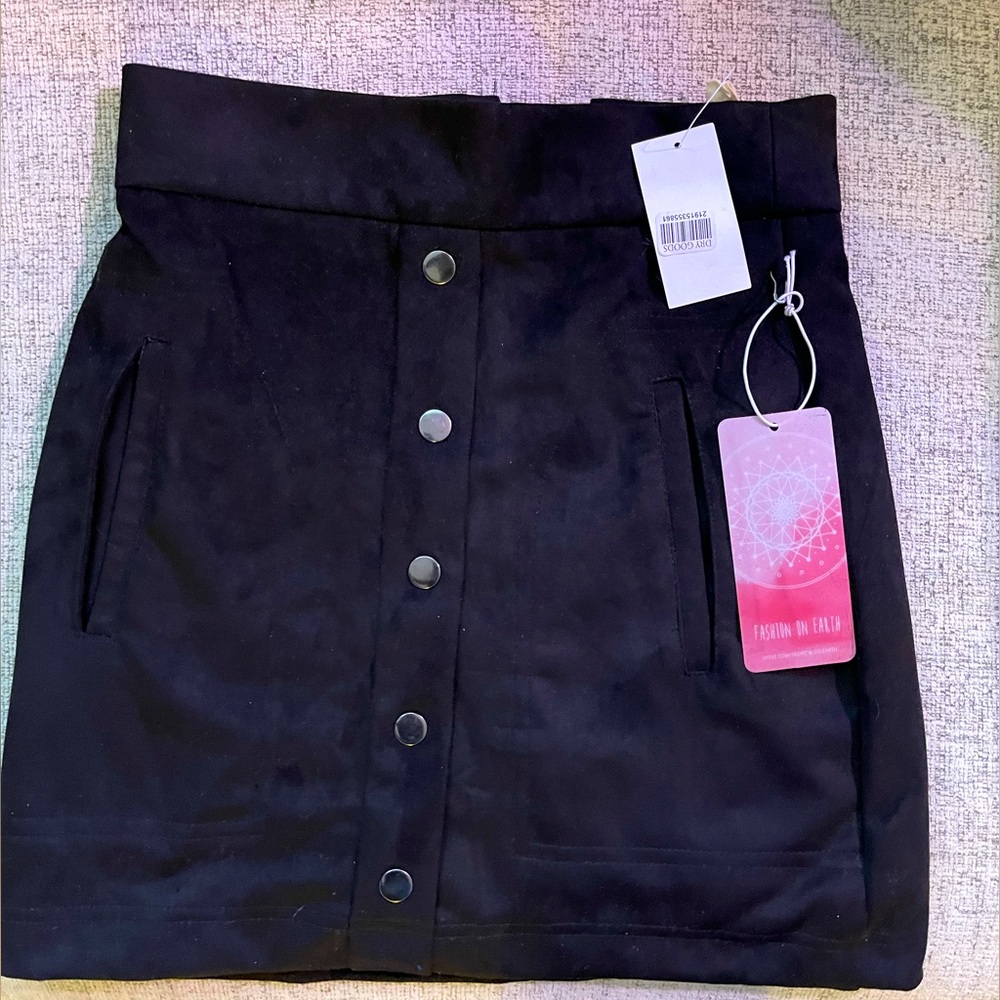 Dry Goods Fashion on Earth sueded snap front mini skirt
